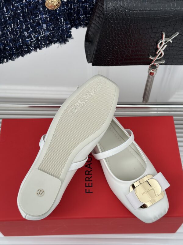 Ferragamo - New Vara Plate Ballet Flat