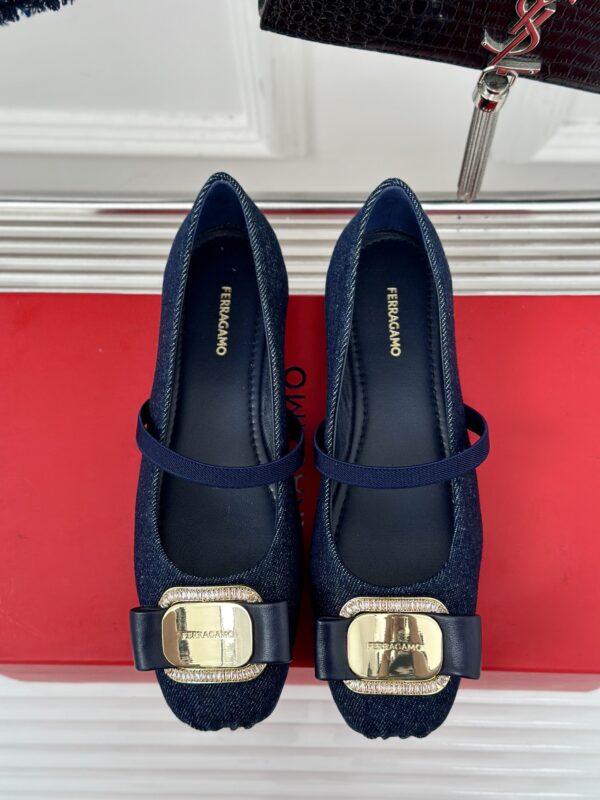 Ferragamo - New Vara Plate Ballet Flat