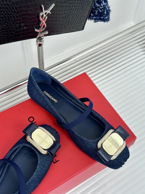 Ferragamo - New Vara Plate Ballet Flat
