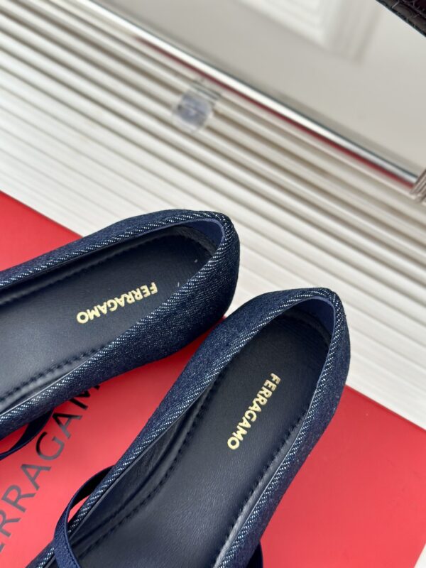 Ferragamo - New Vara Plate Ballet Flat