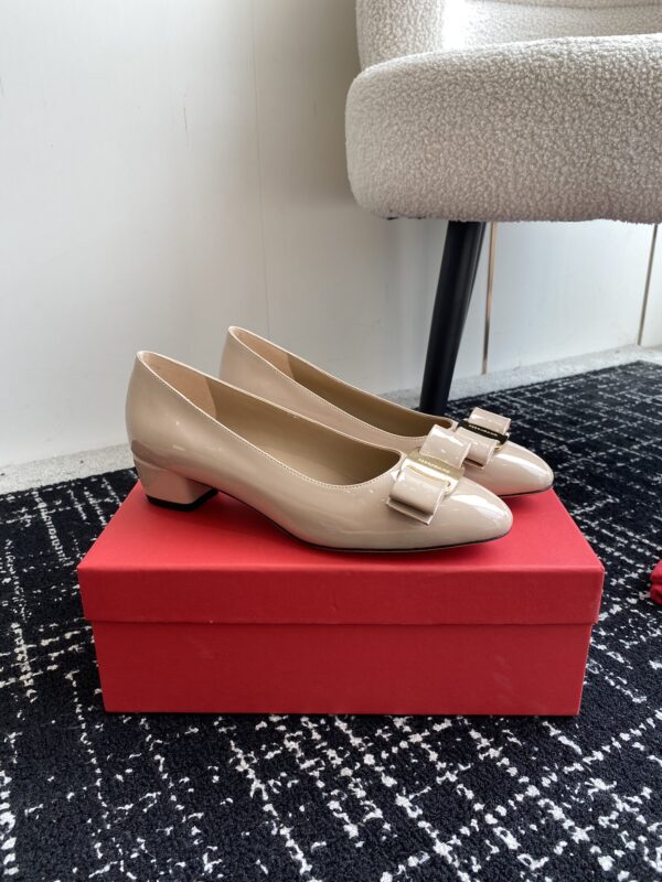 Ferragamo - Vara Pump