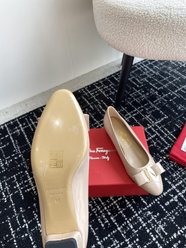 Ferragamo - Vara Pump