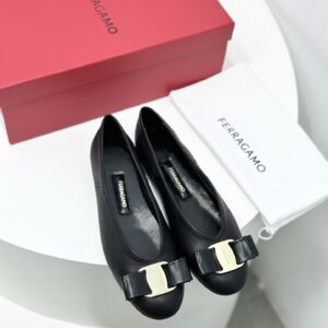 Ferragamo - Vara Bow Ballet Flat
