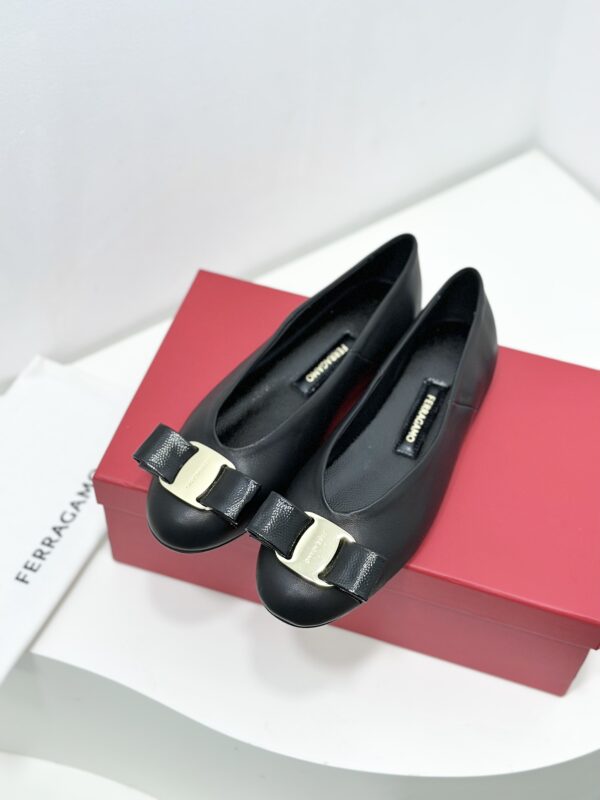 Ferragamo - Vara Bow Ballet Flat