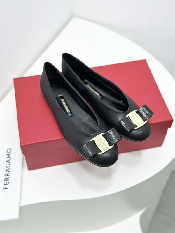 Ferragamo - Vara Bow Ballet Flat