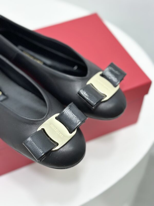 Ferragamo - Vara Bow Ballet Flat