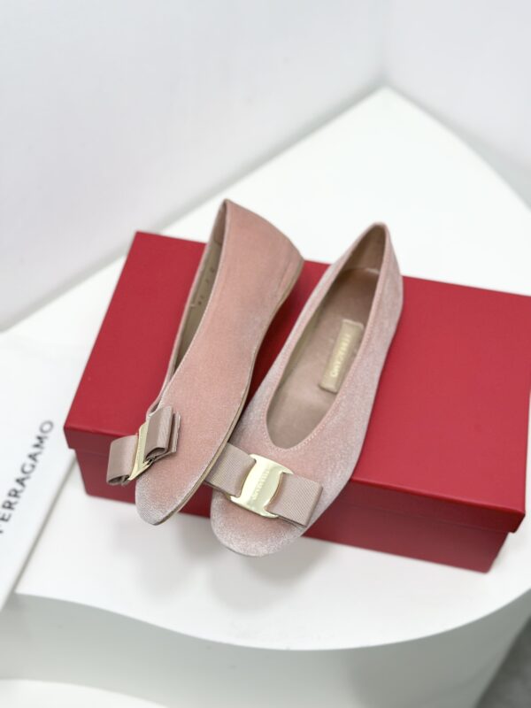 Ferragamo - Vara Bow Ballet Flat