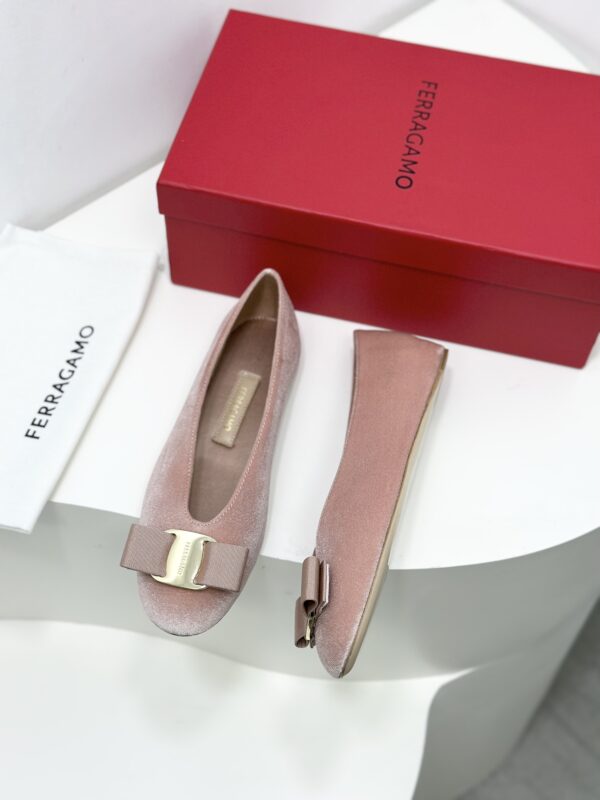 Ferragamo - Vara Bow Ballet Flat