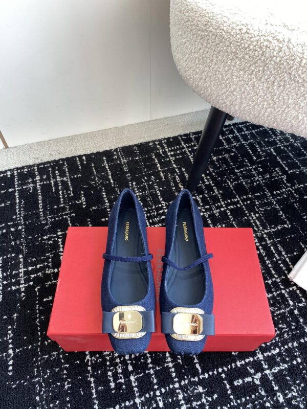 Ferragamo - New Vara Plate Ballet Flat