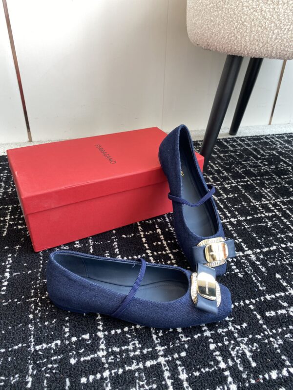 Ferragamo - New Vara Plate Ballet Flat