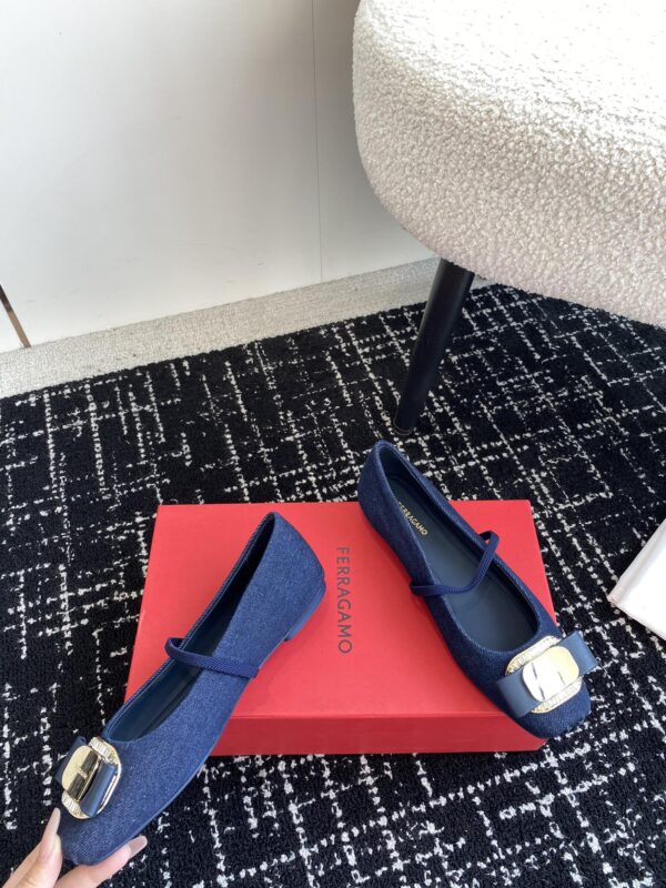 Ferragamo - New Vara Plate Ballet Flat