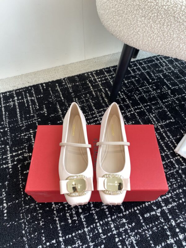 Ferragamo - New Vara Plate Ballet Flat