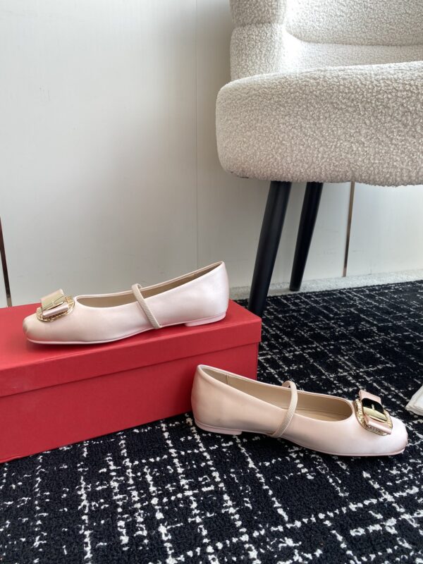 Ferragamo - New Vara Plate Ballet Flat
