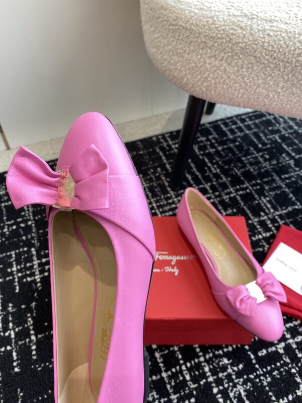 Ferragamo - Ballerina with Padded Vara Bow