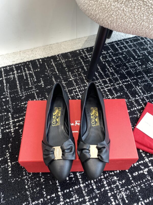 Ferragamo - Ballerina with Padded Vara Bow