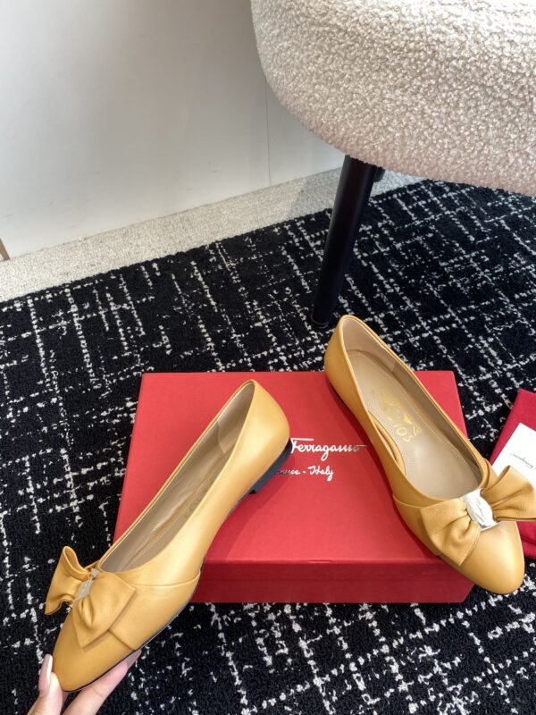 Ferragamo - Ballerina with Padded Vara Bow
