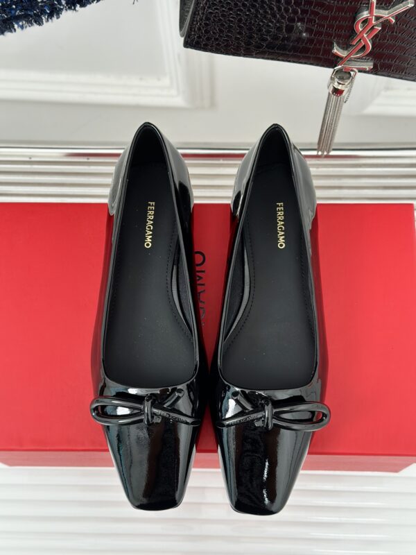 Ferragamo - Ballet Flat with Asymmetric Bow