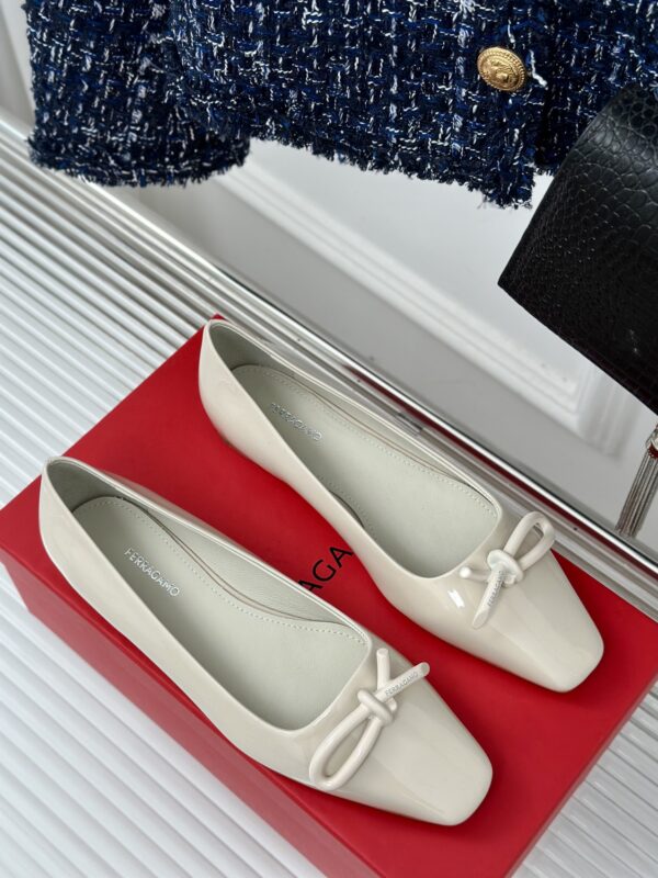Ferragamo - Ballet Flat with Asymmetric Bow