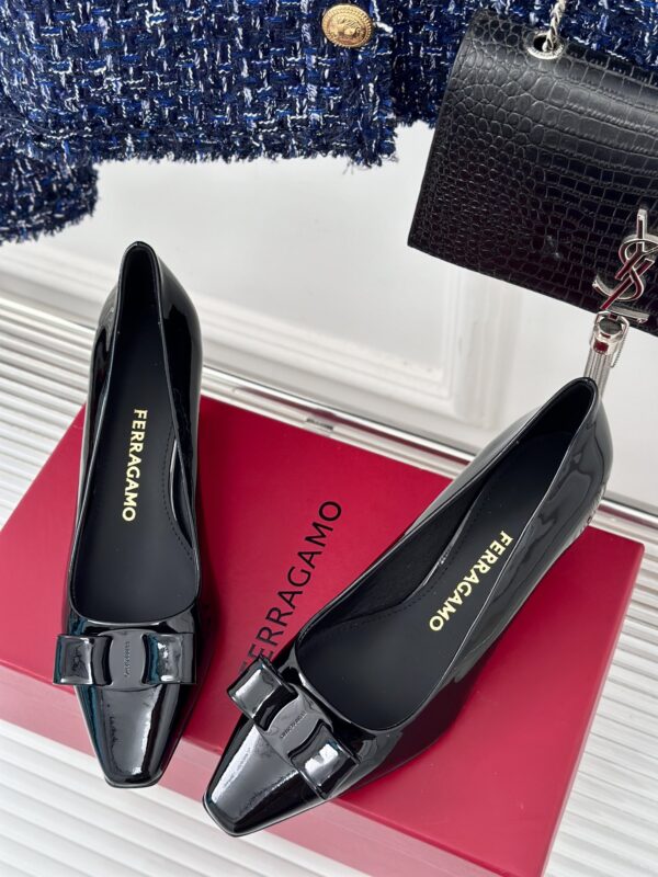Ferragamo - Vara Pump