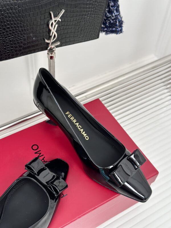 Ferragamo - Vara Pump