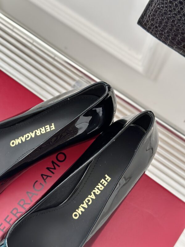 Ferragamo - Vara Pump