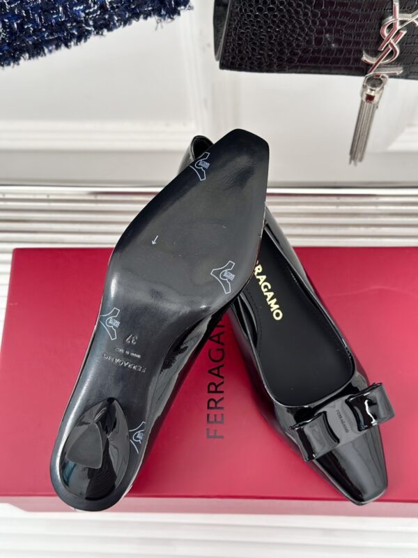 Ferragamo - Vara Pump