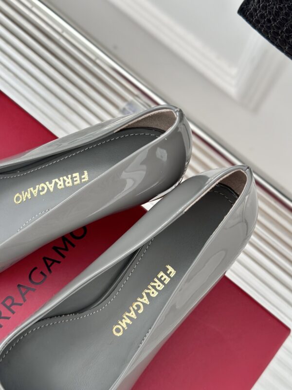 Ferragamo - Vara Pump