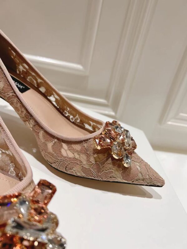 Dolce&Gabbana - LACE RAINBOW PUMPS WITH BROOCH DETAILING