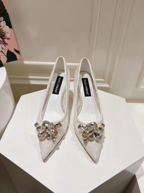 Dolce&Gabbana - LACE RAINBOW PUMPS WITH BROOCH DETAILING