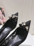 Dolce&Gabbana - LACE RAINBOW PUMPS WITH BROOCH DETAILING
