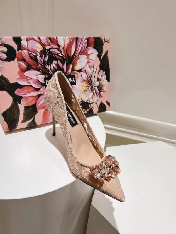 Dolce&Gabbana - LACE RAINBOW PUMPS WITH BROOCH DETAILING