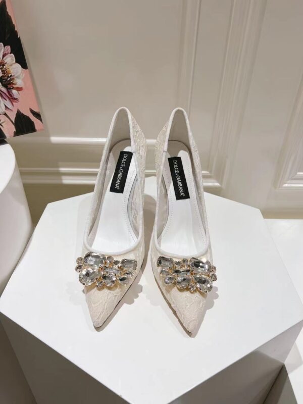 Dolce&Gabbana - LACE RAINBOW PUMPS WITH BROOCH DETAILING