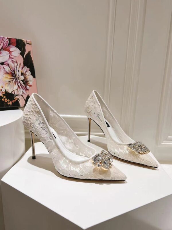 Dolce&Gabbana - LACE RAINBOW PUMPS WITH BROOCH DETAILING