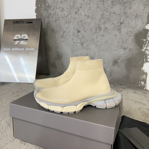Balenciaga - WOMEN'S SPEED RECYCLED KNIT SNEAKER