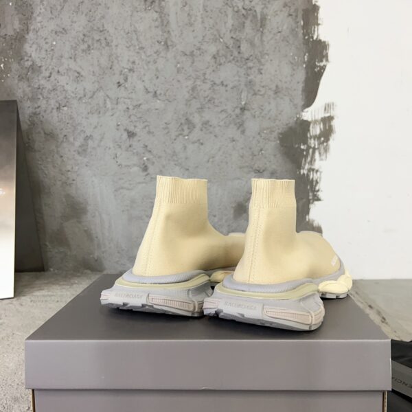 Balenciaga - WOMEN'S SPEED RECYCLED KNIT SNEAKER