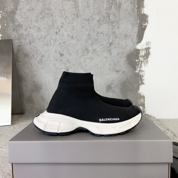 Balenciaga - WOMEN'S SPEED RECYCLED KNIT SNEAKER