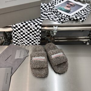 Balenciaga - WOMEN'S FURRY SLIDE SANDAL