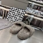 Balenciaga - WOMEN'S FURRY SLIDE SANDAL