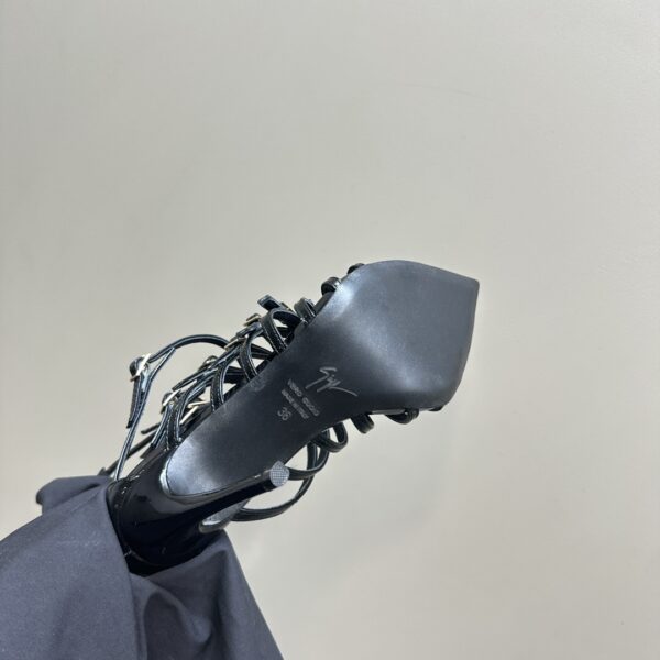 Giuseppe Zanotti - Intriigo Punk