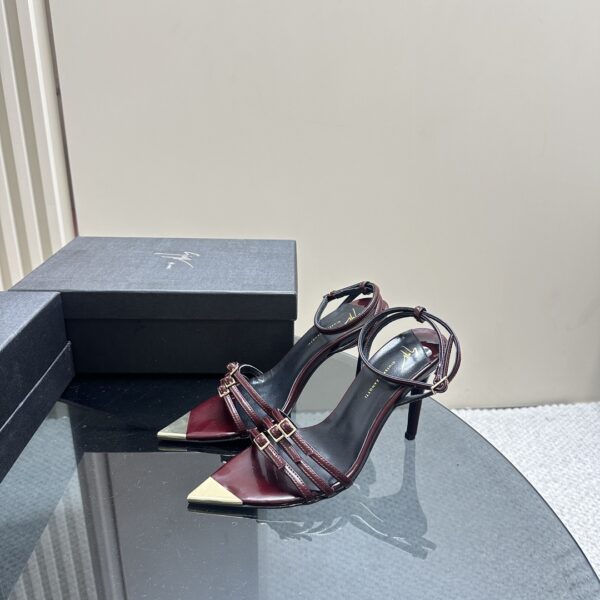 Giuseppe Zanotti - Intriigo Slim
