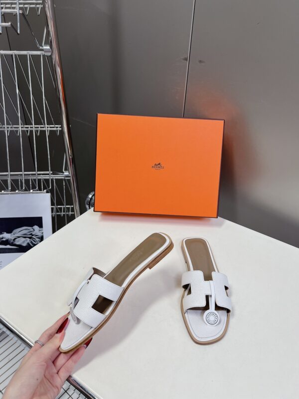 Hermes- Oran Sandal