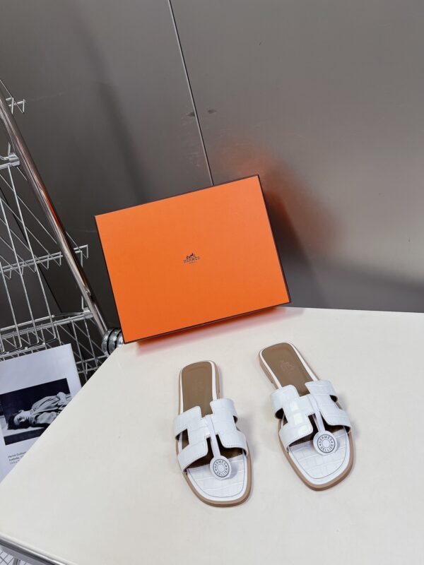 Hermes- Oran Sandal