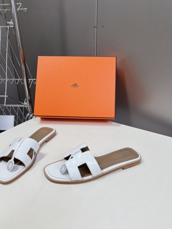 Hermes- Oran Sandal