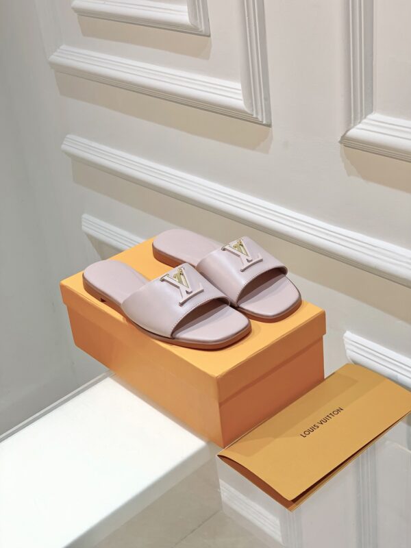 Louis Vuitton - LV Capri Flat Mule