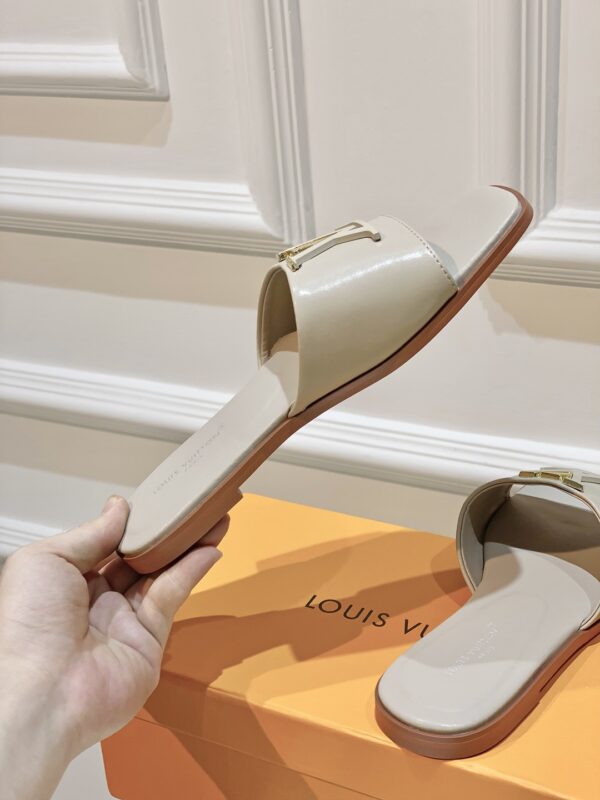 Louis Vuitton - LV Capri Flat Mule