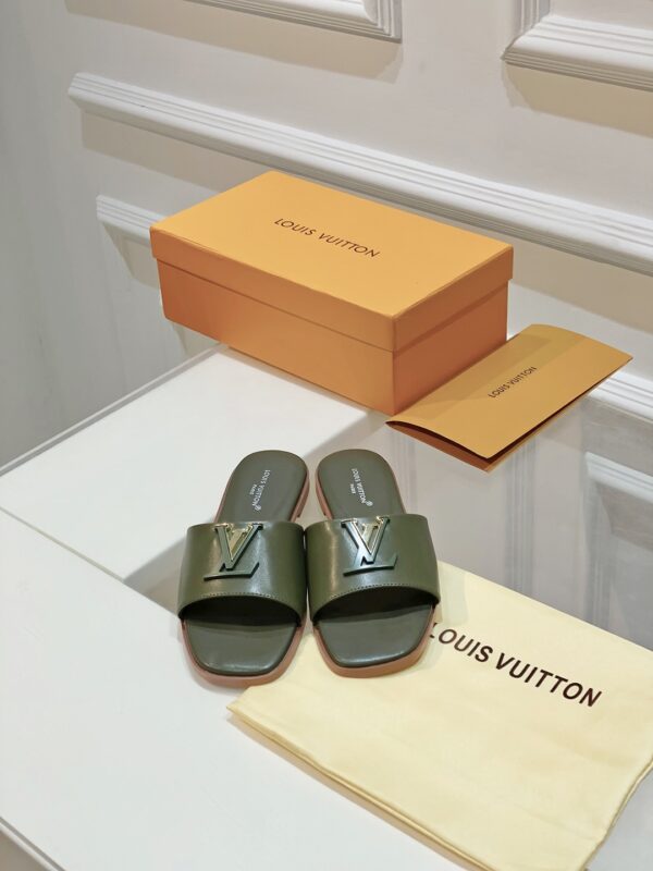 Louis Vuitton - LV Capri Flat Mule