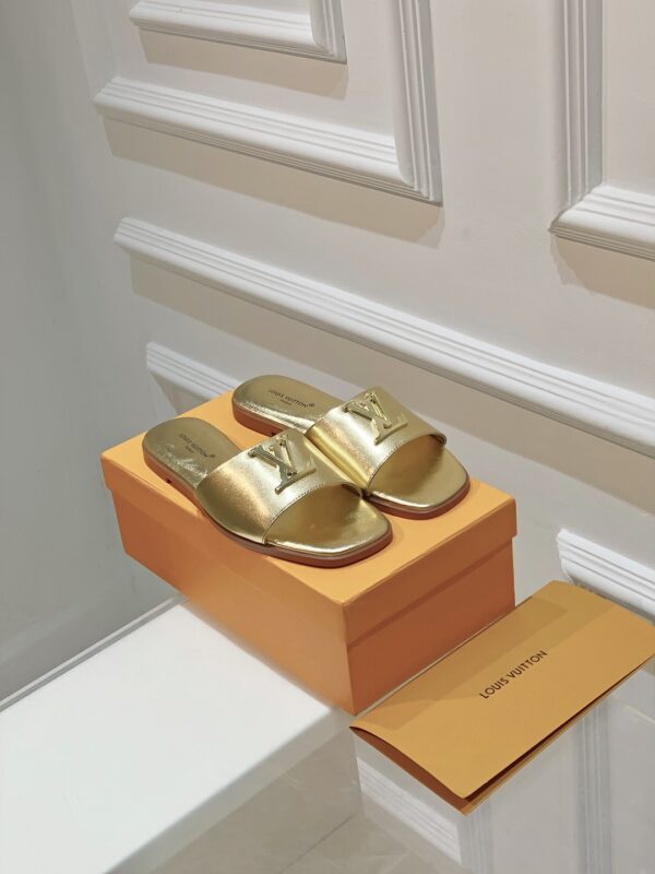 Louis Vuitton - LV Capri Flat Mule