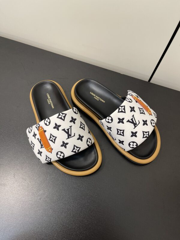 Louis Vuitton - Pool Pillow Flat Comfort Mule