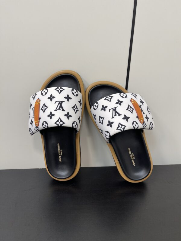Louis Vuitton - Pool Pillow Flat Comfort Mule
