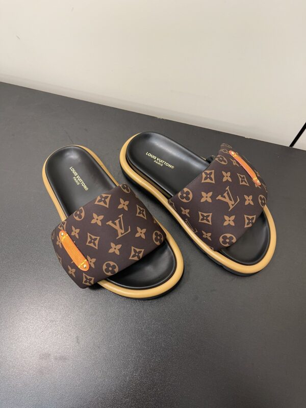 Louis Vuitton - Pool Pillow Flat Comfort Mule